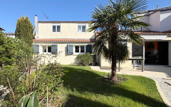 Maison à vendre    5 pièces •  La Rochelle