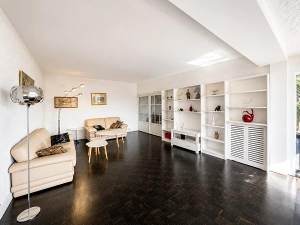 Appartement familial de 160 m² avec garage dans une petite copropriété