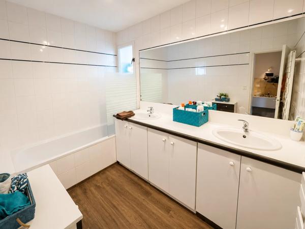 Appartement familial de 160 m² avec garage dans une petite copropriété