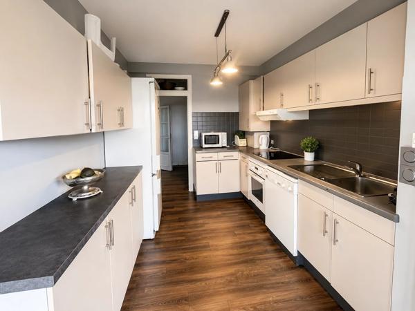 Appartement familial de 160 m² avec garage dans une petite copropriété