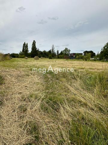 Terrain à CHATELLERAULT, 86100 - 708m²