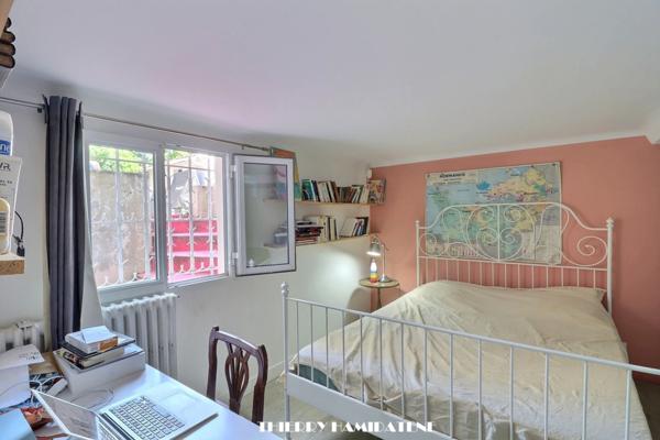 COEUR COLONIE !! A 5MN A PIED DE LA GARE DU CENTRE VILLE TRES BELLE MAISON TYPE LOFT A L' ESPRIT BOHEME 175M2 6 PIECES 3 CHAMBRES ENTIEREMENT RENOVEE DEPENDANCE TERRASSE ET JARDIN GARAGE