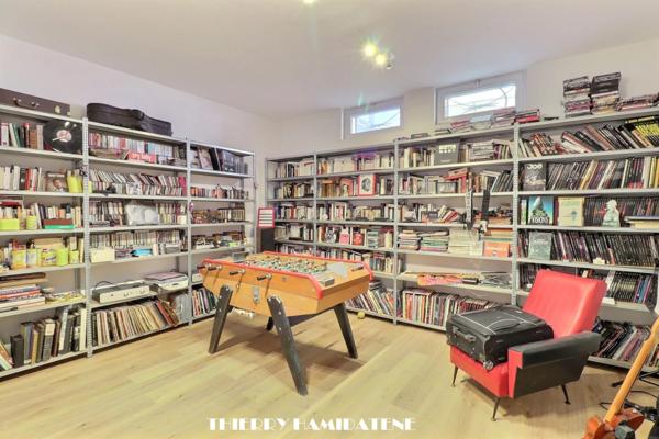 COEUR COLONIE !! A 5MN A PIED DE LA GARE DU CENTRE VILLE TRES BELLE MAISON TYPE LOFT A L' ESPRIT BOHEME 175M2 6 PIECES 3 CHAMBRES ENTIEREMENT RENOVEE DEPENDANCE TERRASSE ET JARDIN GARAGE