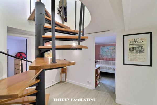 COEUR COLONIE !! A 5MN A PIED DE LA GARE DU CENTRE VILLE TRES BELLE MAISON TYPE LOFT A L' ESPRIT BOHEME 175M2 6 PIECES 3 CHAMBRES ENTIEREMENT RENOVEE DEPENDANCE TERRASSE ET JARDIN GARAGE