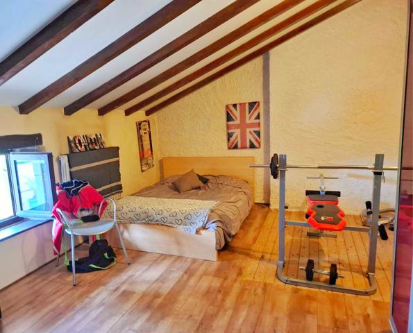 Maison 14 pièce(s) 9 chambre(s) 312 m²