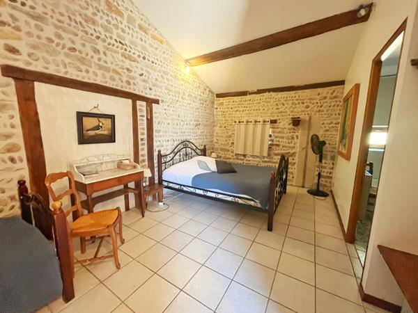 Maison 14 pièce(s) 9 chambre(s) 312 m²