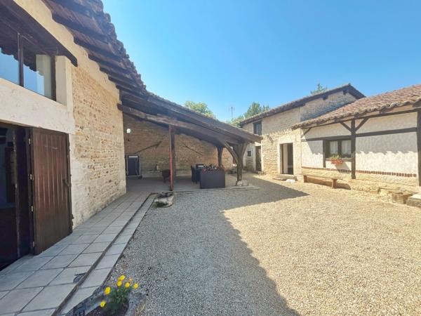 Maison 14 pièce(s) 9 chambre(s) 312 m²