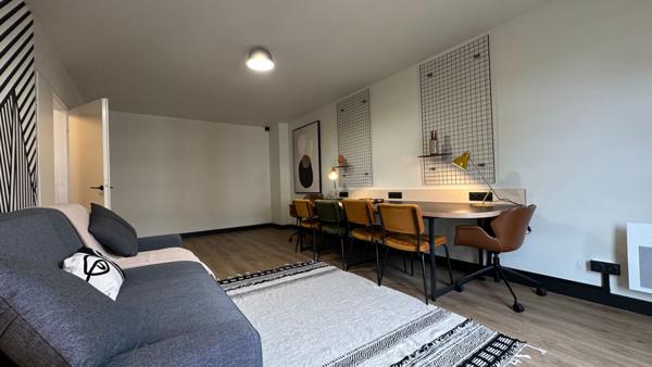 Dans Résidence Hôtelière, Appartement de 3 pièces meublé 66 M2  Secteur Royallieu proche de l'ESCOM