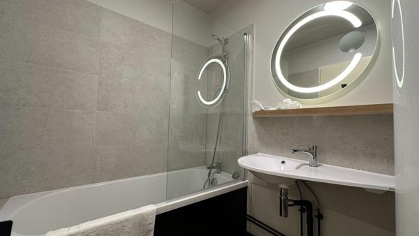 Dans Résidence Hôtelière, Appartement de 3 pièces meublé 66 M2  Secteur Royallieu proche de l'ESCOM