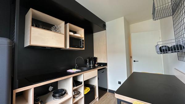 Dans Résidence Hôtelière, Appartement de 3 pièces meublé 66 M2  Secteur Royallieu proche de l'ESCOM