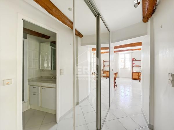APPARTEMENT DE TYPE 2 PIECES. CANNET MAIRIE
