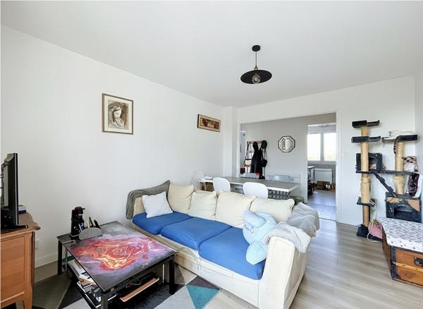 Appartement T3 lumineux avec garage, cave et parking .