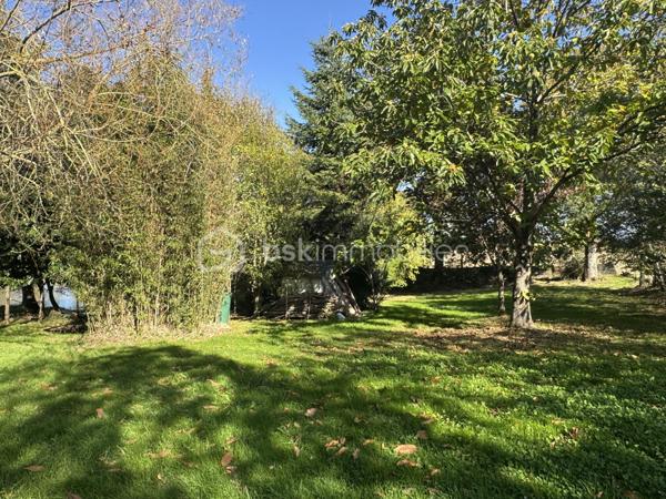 Terrain de 7 023 m²