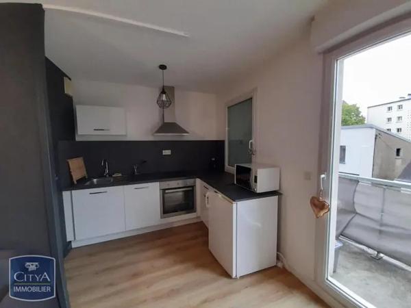 Appartement à louer 2 pièces 50.95m² Laval (53000)