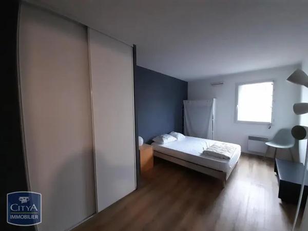 Appartement à louer 2 pièces 50.95m² Laval (53000)
