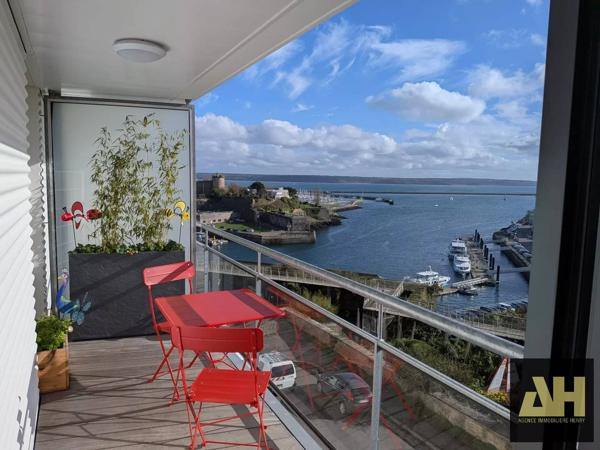 EXCEPTIONNEL- APPARTEMENT - 2 CHAMBRES - VUE MER SUR LA RADE DE BREST