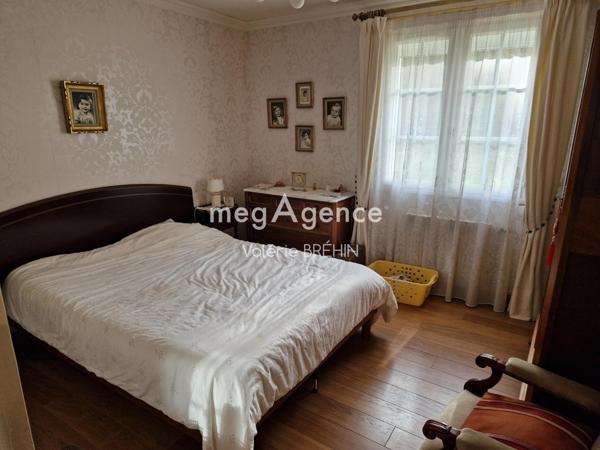 Maison à Saint-Berthevin, 53940 - 7 pièces 174m²