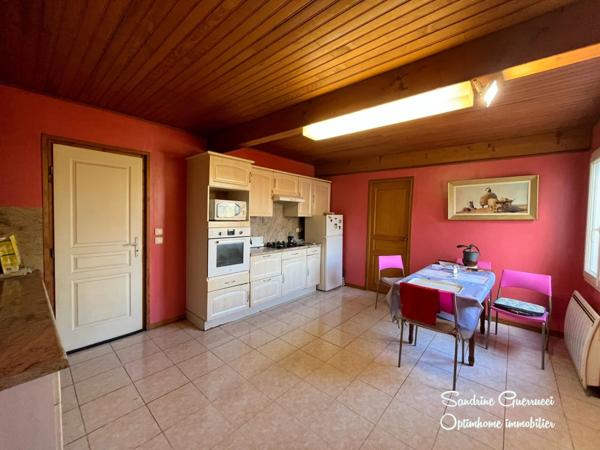 MAISON CONTEMPORAINE 10 PIECES 227 M²