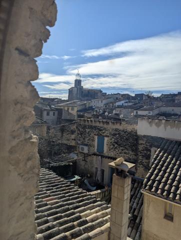 Magnifique maison de village en pierres avec trois logements, terrasse