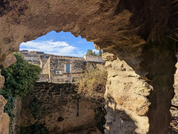 Magnifique maison de village en pierres avec trois logements, terrasse