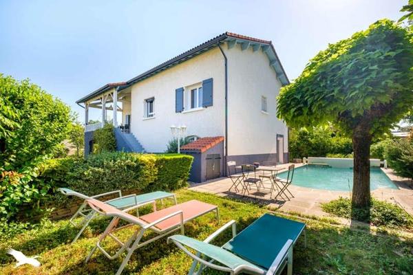 Maison à vendre 606 996 € Chassieu 6 p 154 m² DPE D