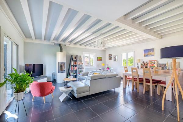 Maison à vendre 606 996 € Chassieu 6 p 154 m² DPE D