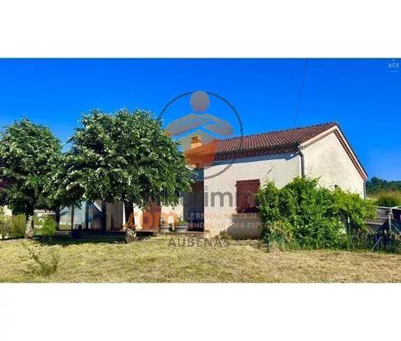 Vente                                                      Maison
                        
                     5 pièces                      110 m2                     à Saint-Étienne-de-Fontbellon