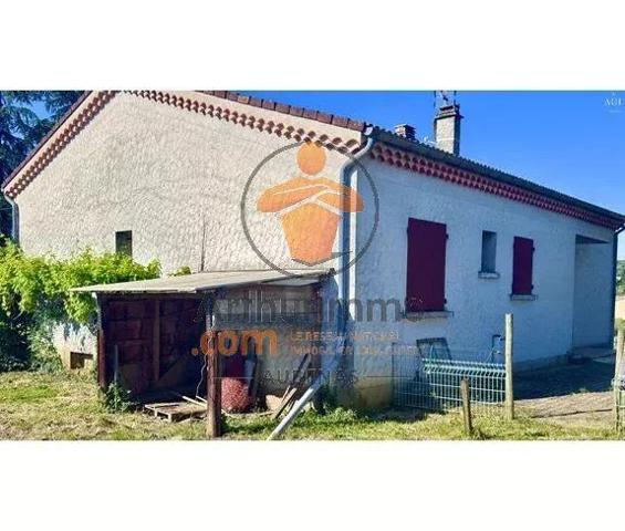 Vente                                                      Maison
                        
                     5 pièces                      110 m2                     à Saint-Étienne-de-Fontbellon