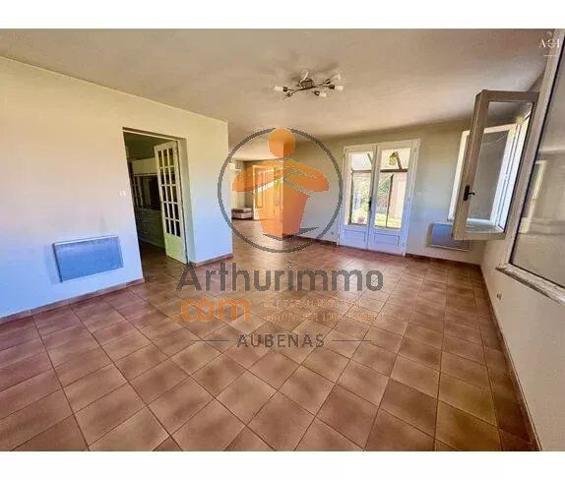 Vente                                                      Maison
                        
                     5 pièces                      110 m2                     à Saint-Étienne-de-Fontbellon