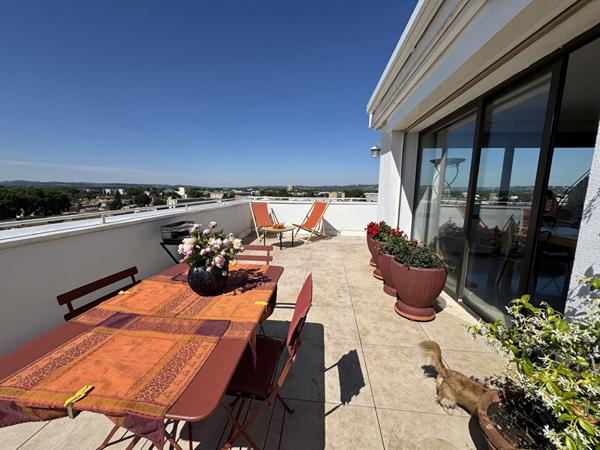 Magnifique Appartement en dernier étage extra muros 138m²