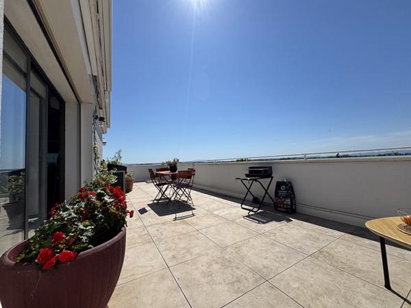 Magnifique Appartement en dernier étage extra muros 138m²