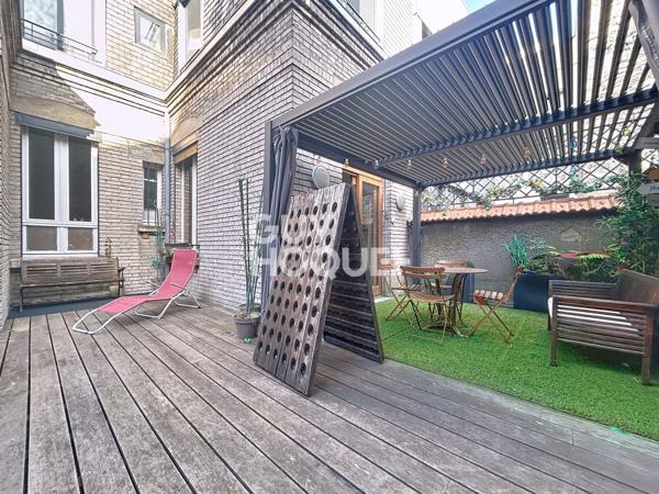 À vendre Appartement Hyper-Centre 5 pièces 102.81 m² Extérieur Ascenseur