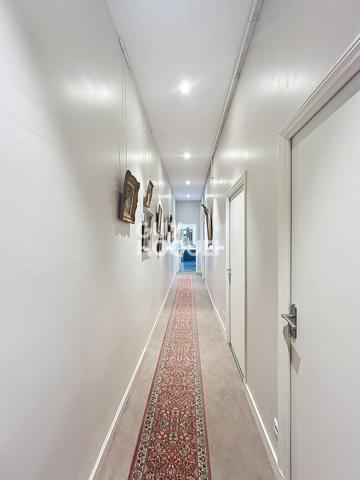 À vendre Appartement Hyper-Centre 5 pièces 102.81 m² Extérieur Ascenseur