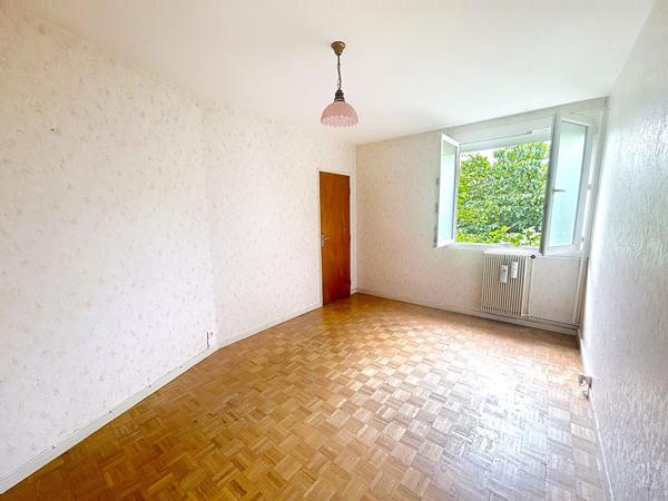 MAISON FAMILIALE A VENDRE A PAMIERS AVEC JARDINET ET GARAGE, PROCHE COMMODITÉS