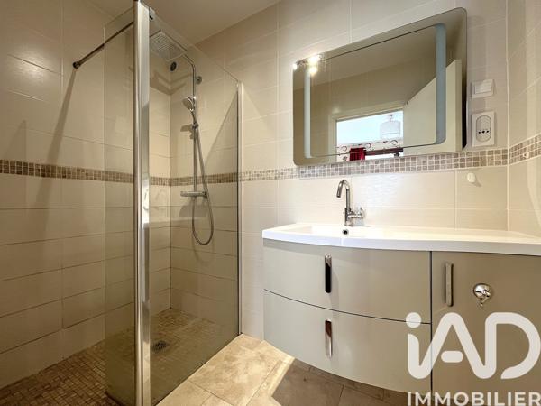 Maison à vendre 9 pièces 261 m² Le Mesnil-Saint-Denis