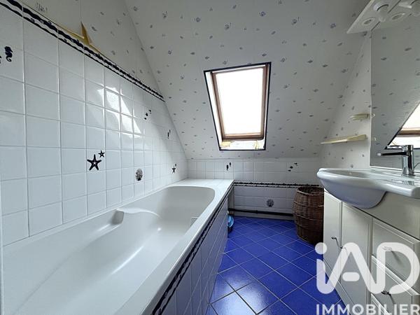 Maison à vendre 9 pièces 261 m² Le Mesnil-Saint-Denis