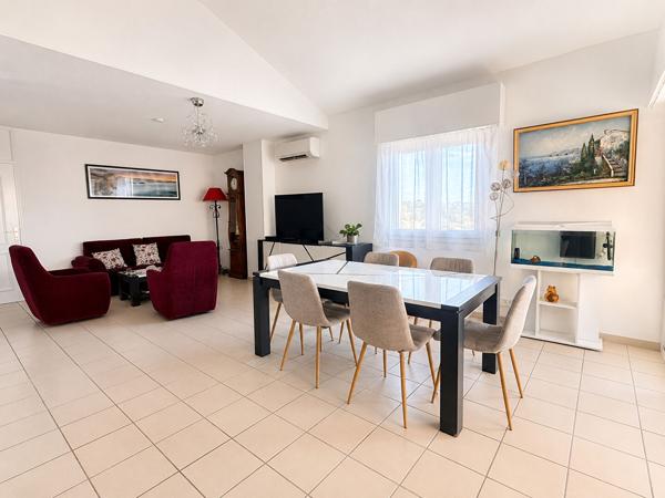 Appartement T5 en duplex - dernier étage