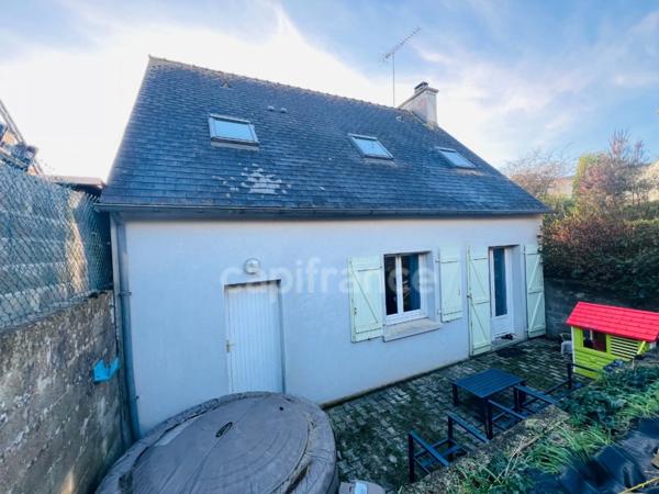 QUIMPER (29) Maison à vendre 5 pièces de 72 m² habitable et 97 m² utile - Garage - Terrasse - Jardinet.