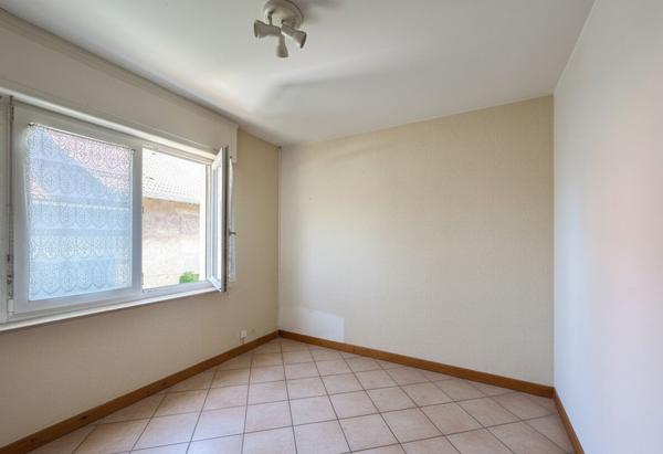 Pavillon T6 avec garage, jardin, terrasses * Proche Gare à YUTZ *