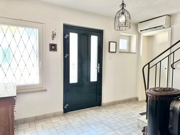 Pavillon T6 avec garage, jardin, terrasses * Proche Gare à YUTZ *