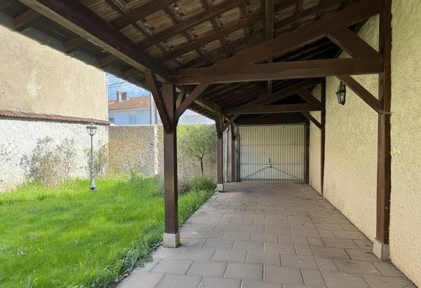 Pavillon T6 avec garage, jardin, terrasses * Proche Gare à YUTZ *