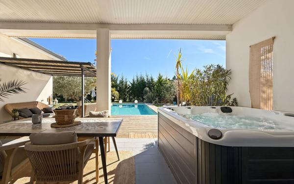 Maison à vendre    5 pièces •  Saint-Étienne-de-Tulmont