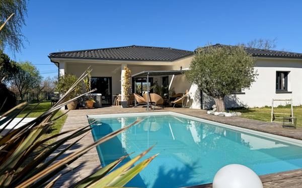 Maison à vendre    5 pièces •  Saint-Étienne-de-Tulmont