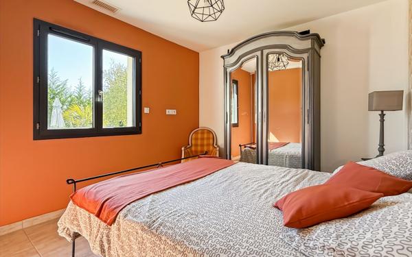 Maison à vendre    5 pièces •  Saint-Étienne-de-Tulmont