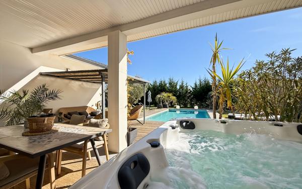 Maison à vendre    5 pièces •  Saint-Étienne-de-Tulmont