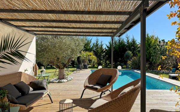 Maison à vendre    5 pièces •  Saint-Étienne-de-Tulmont