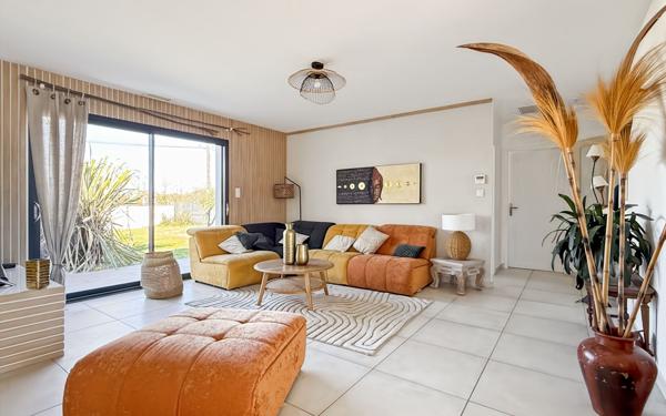 Maison à vendre    5 pièces •  Saint-Étienne-de-Tulmont