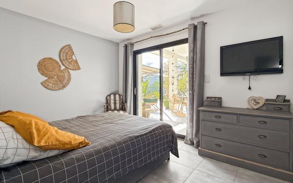 Maison à vendre    5 pièces •  Saint-Étienne-de-Tulmont