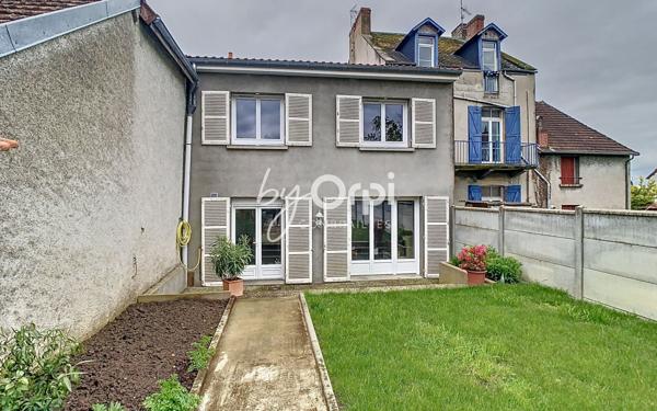 Maison à vendre    6 pièces • 185 m2 Marcillat-en-Combraille