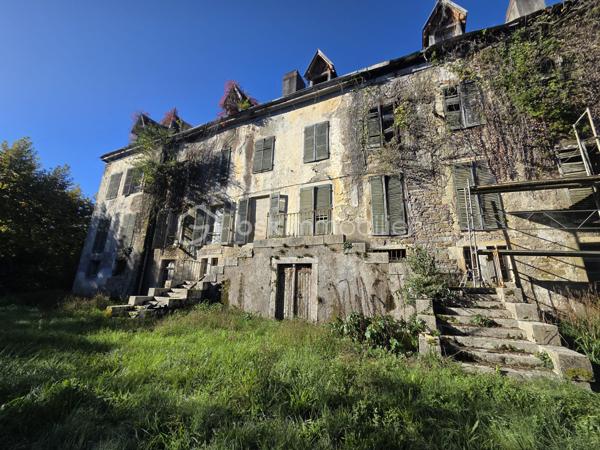 Immeuble de 1 500 m²